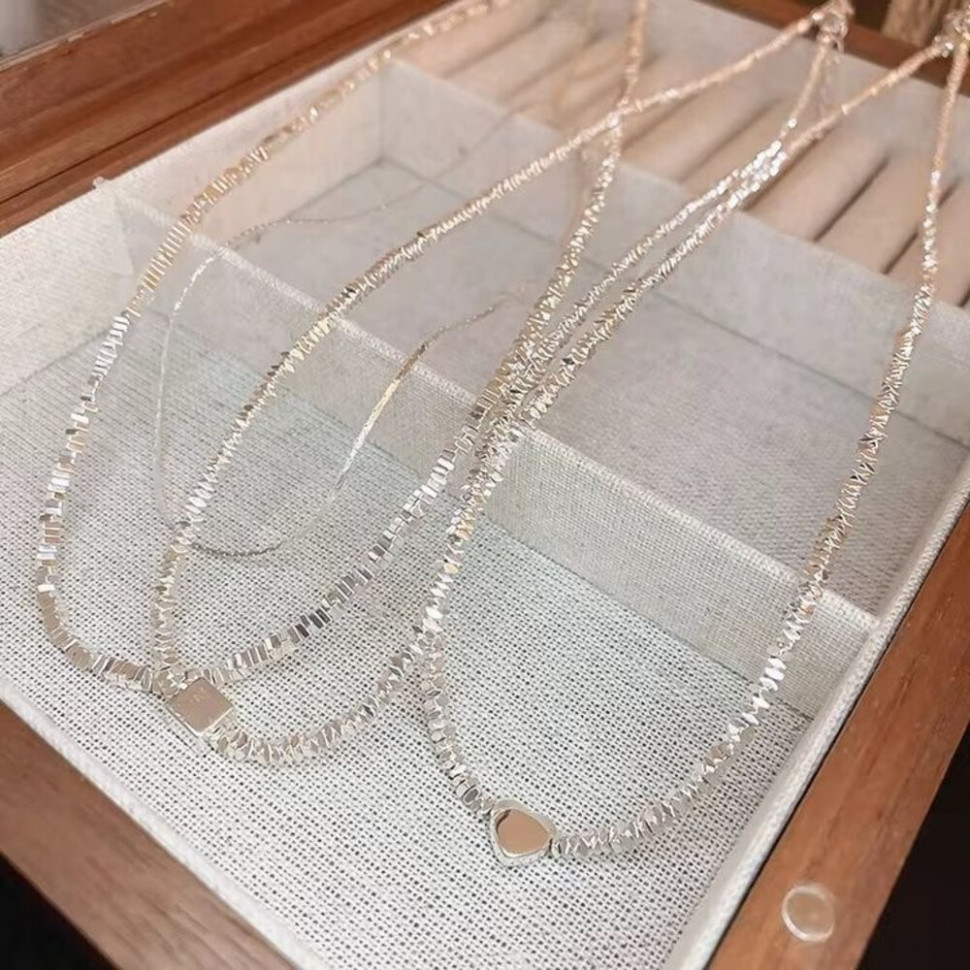 Лаконичный чокер из бисера с прямоугольным прозрачным кристаллом J10801CJJ Лаконичный чокер из бисера с прямоугольным прозрачным кристаллом J10801CJJ