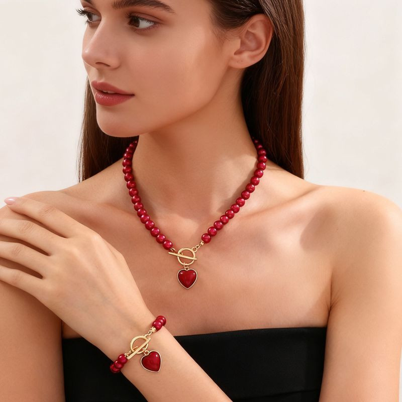 Бусы из красного агата с подвеской в форме сердца CJT18729 Бусы из красного агата с подвеской в форме сердца CJT18729