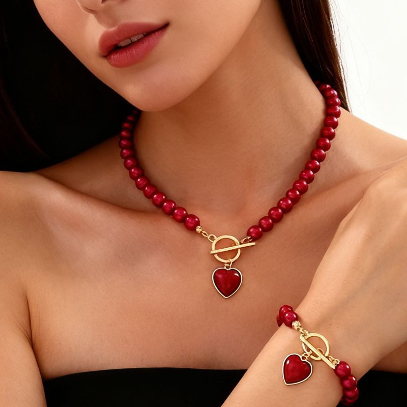Бусы из красного агата с подвеской в форме сердца CJT18729 Бусы из красного агата с подвеской в форме сердца CJT18729