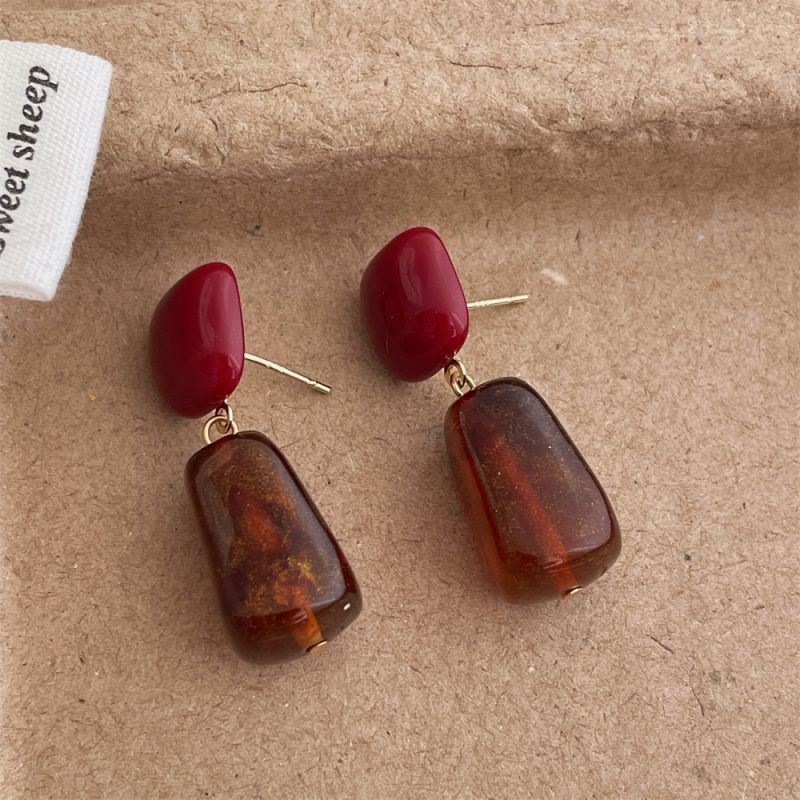 Серьги пусеты с геометрическими подвесками из матового акрила CJM16152 Серьги пусеты с геометрическими подвесками из матового акрила CJM16152