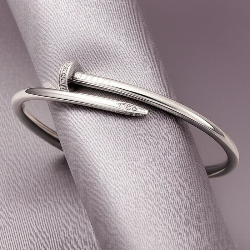 Браслет жесткий гвоздь с инкрустацией стразами 1J12044CJJ Браслет жесткий гвоздь с инкрустацией стразами 1J12044CJJ