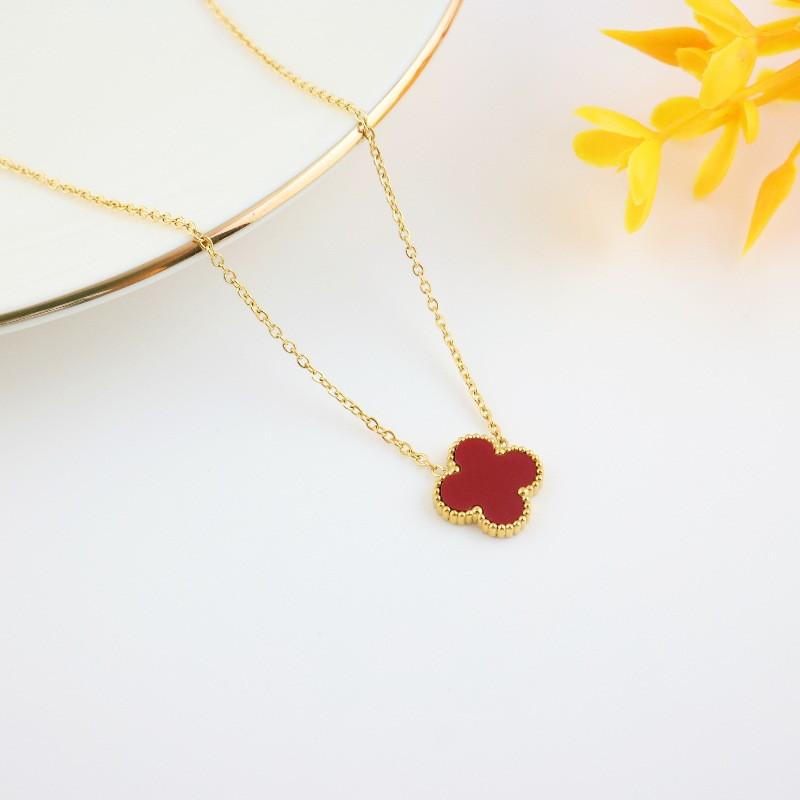 Стальная цепочка с напылением золотом, кулон клевер красный J10294CJJ Стальная цепочка с напылением золотом, кулон клевер красный J10294CJJ