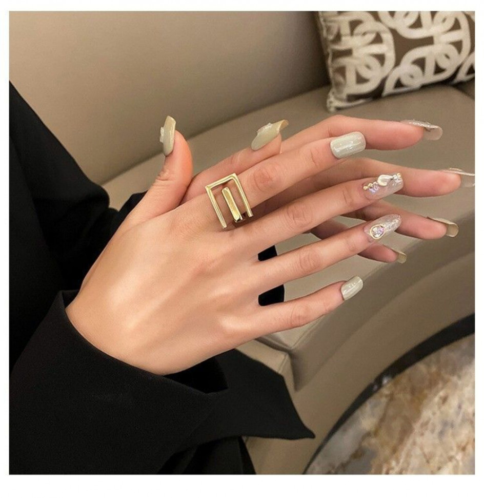 Лаконичное прямоугольное кольцо из стали J11113CJJ