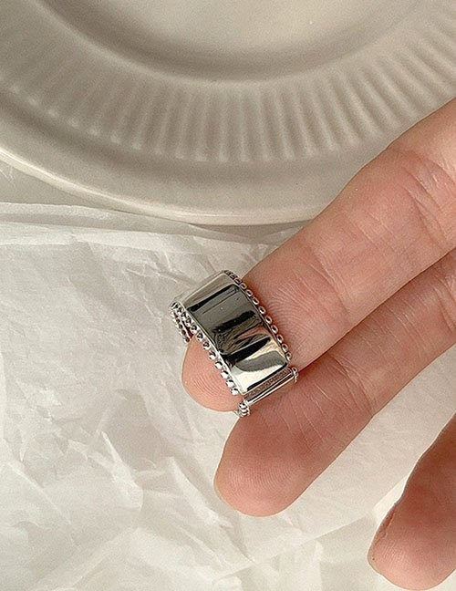 Массивное гладкое кольцо-бэнгл темного цвета L82206