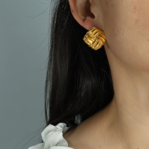 Серьги-пусеты Плетеные кубы CJL90479 Серьги-пусеты Плетеные кубы CJL90479