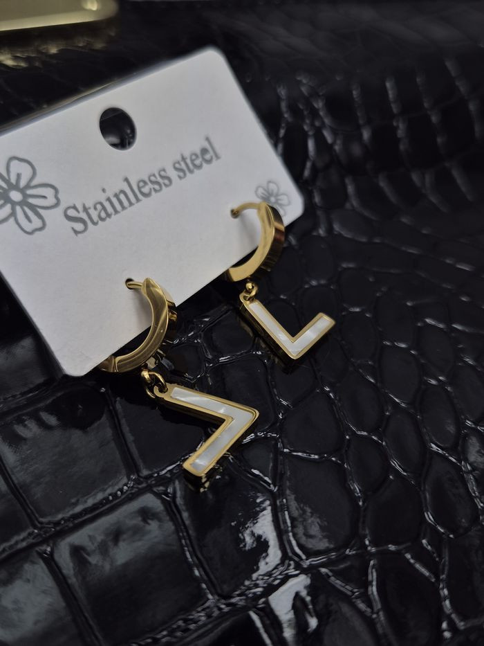 Стальные серьги-подвески с перламутровыми вставками в форме литер J11464CJJ