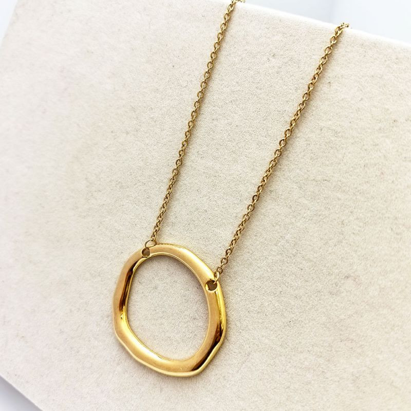 Цепочка с крупной подвеской в форме асимметричного кольца CJR66532