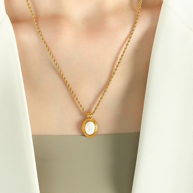 Золотистая цепочка с круглым кулоном CJM19080 Золотистая цепочка с круглым кулоном CJM19080