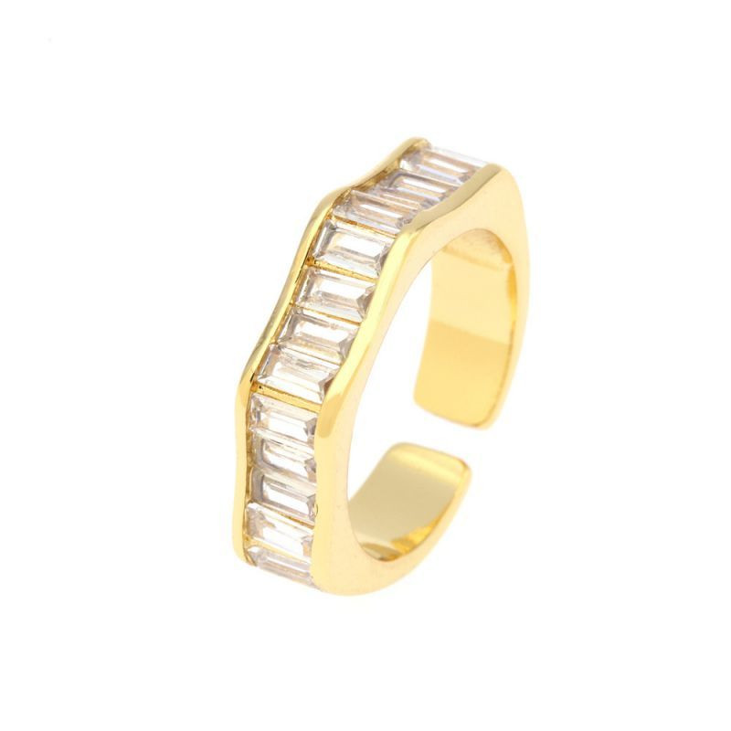 Широкое разомкнутое кольцо с матовым финишем и зелеными фианитами CJL27293