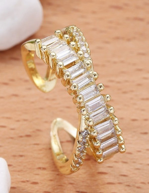 Широкое разомкнутое кольцо с прямоугольными кристаллами U81952 Широкое разомкнутое кольцо с прямоугольными кристаллами U81952