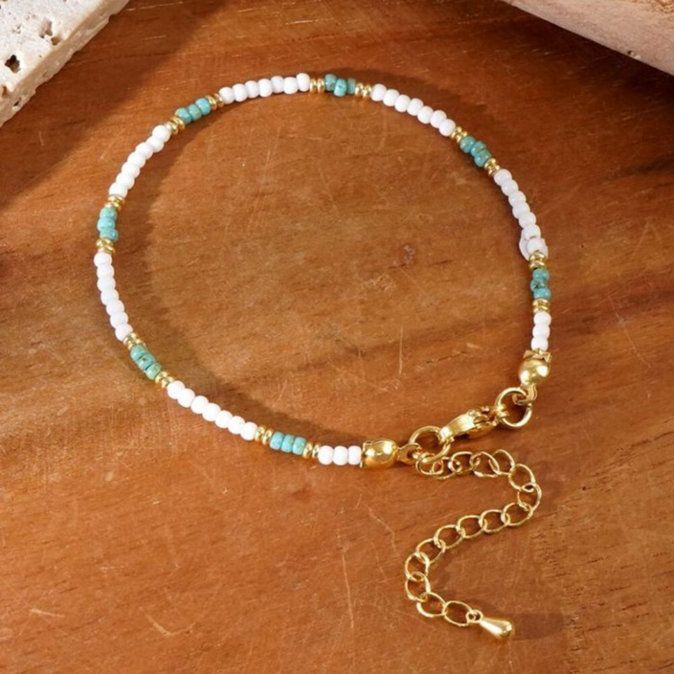 Браслет из бисера с золотистой фурнитурой CJH68065