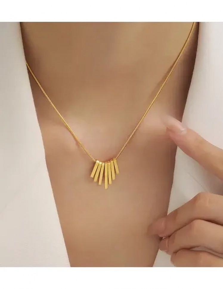 Эффектная цепочка с кулоном в виде золотистого веера J10098CJJ