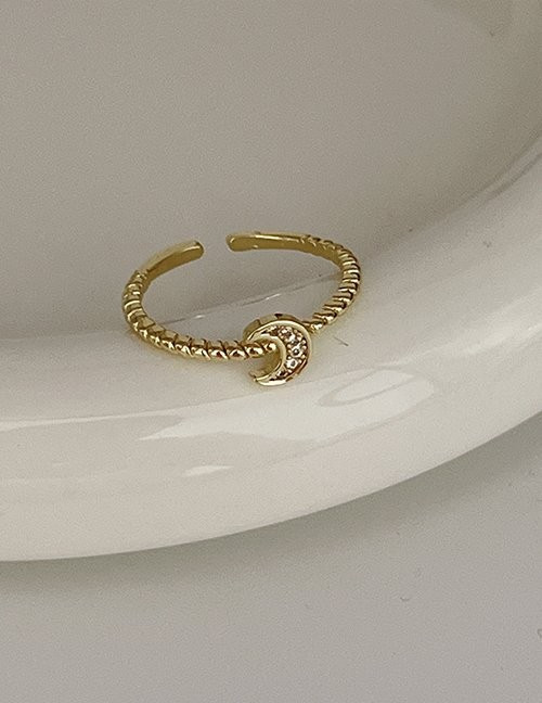 Тонкое кольцо с узлом и мелкими камнями M18518