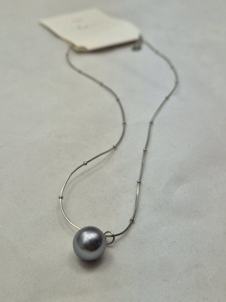Тонкая серебристая цепочка с крупной темно-фиолетовой жемчужиной J10805CJJ Тонкая серебристая цепочка с крупной темно-фиолетовой жемчужиной J10805CJJ
