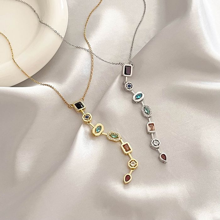 Серебристая цепочка с дорожкой камней CJM85061