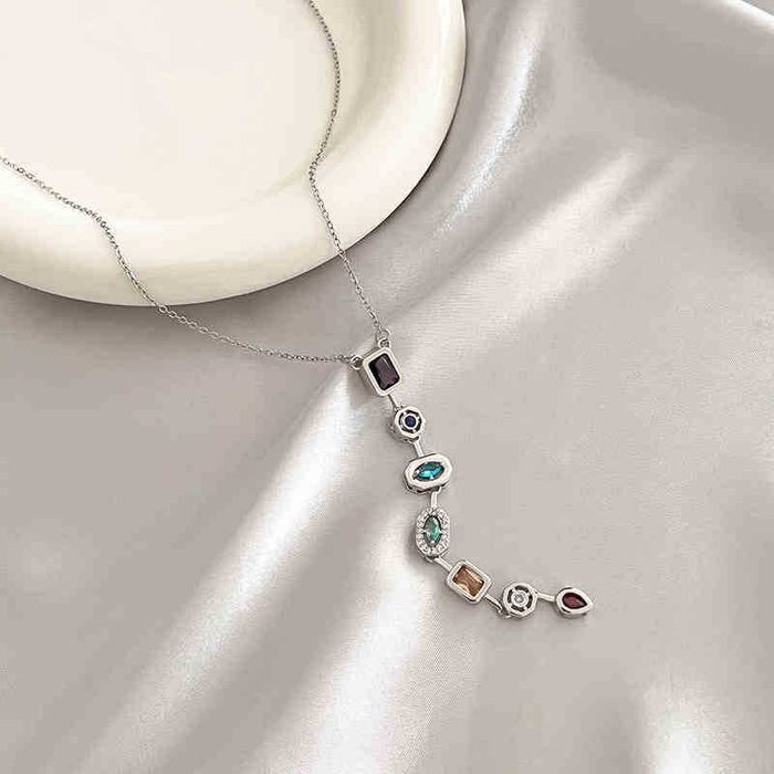 Серебристая цепочка с дорожкой камней CJM85061