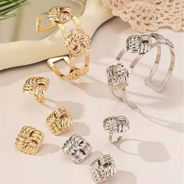 Комплект бижутерии CJJ88106 Комплект бижутерии CJJ88106