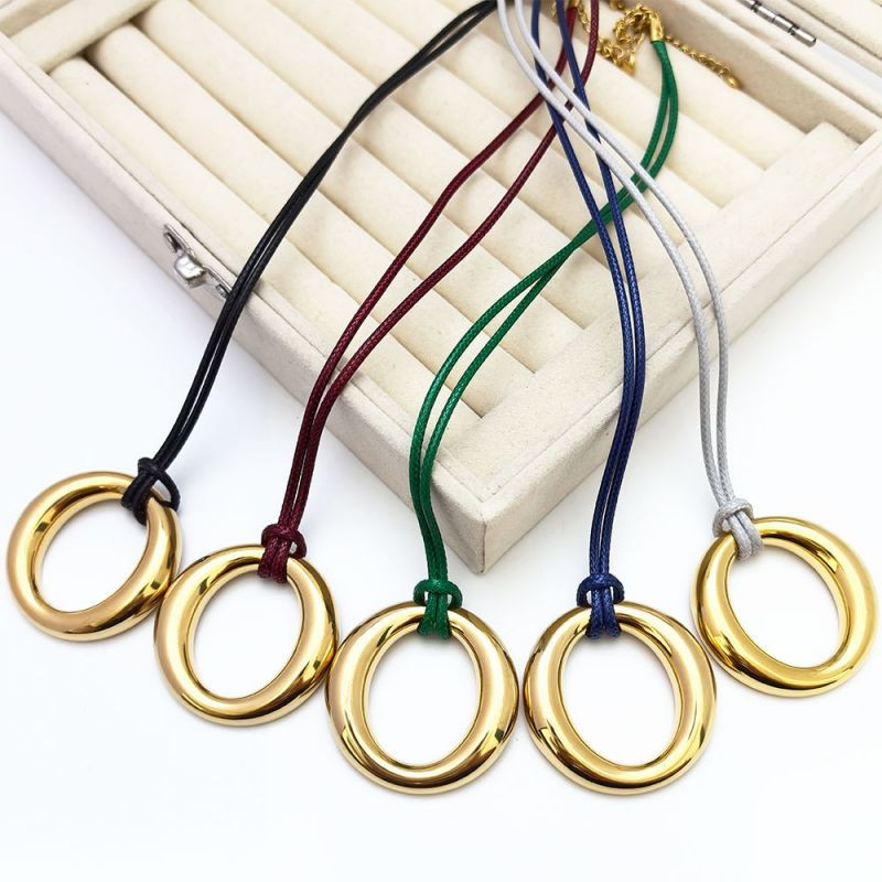 Текстильная цепочка с подвеской в виде гладкого кольца CJR66541 Текстильная цепочка с подвеской в виде гладкого кольца CJR66541