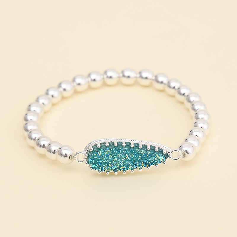 Браслет из белых бусин с розовой вставкой CJH58498