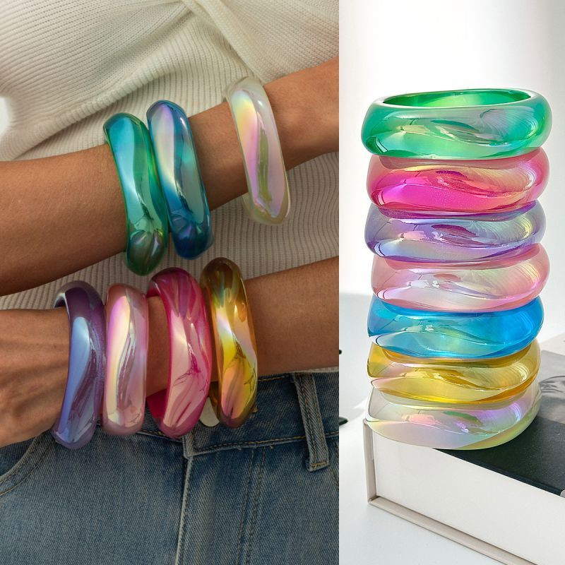 Браслет жесткий из радужного прозрачного акрила CJS98345 Браслет жесткий из радужного прозрачного акрила CJS98345