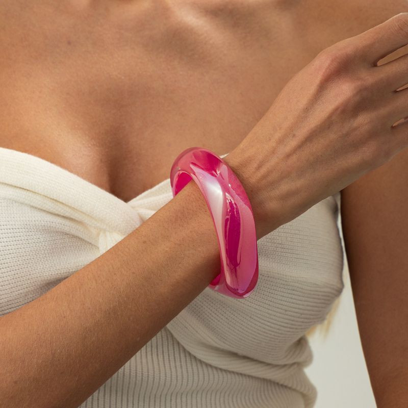 Браслет жесткий из радужного прозрачного акрила CJS98345 Браслет жесткий из радужного прозрачного акрила CJS98345