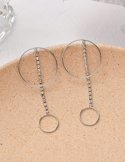 Длинные серебристые серьги-кольца со стразовыми дорожками D34114