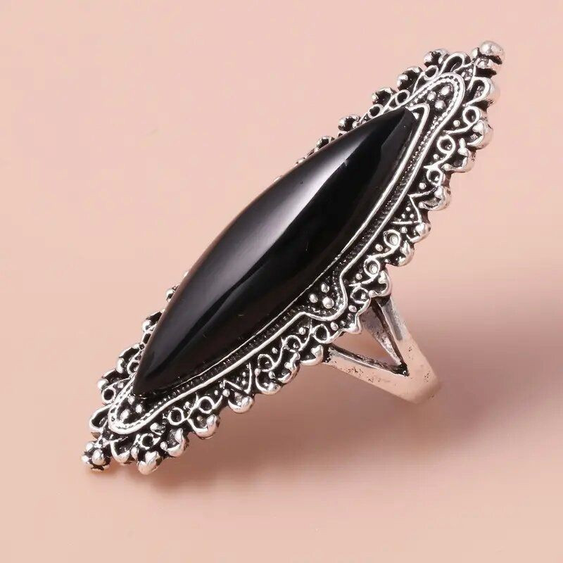 Кольцо с крупным овальным камнем в этническом стиле CJL27603