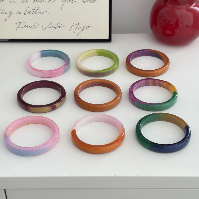 Сине-зелёно-оранжевый тонкий браслет из смолы с градиентом ASUZ34950