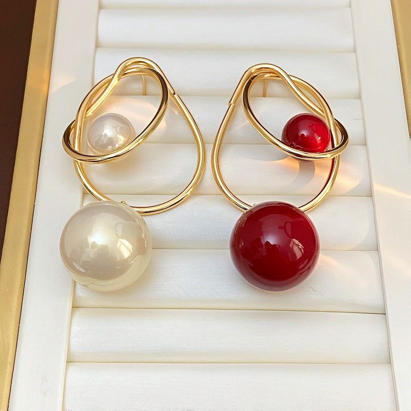 Длинные висячие серьги кольца с бусинами CJP62387