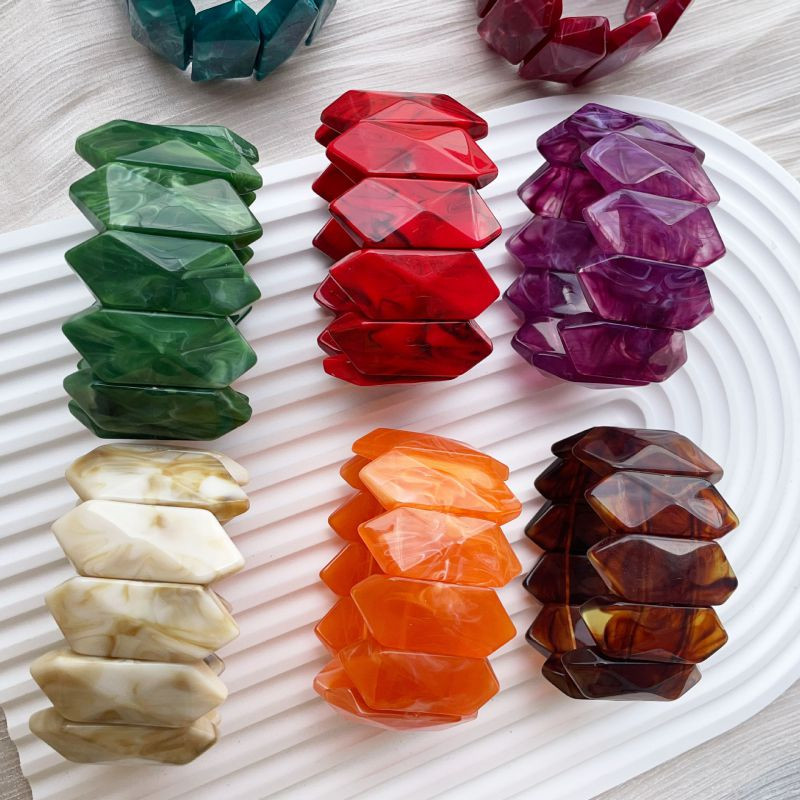 Браслет жесткий сегментированный с имитацией кристаллов CJR57096