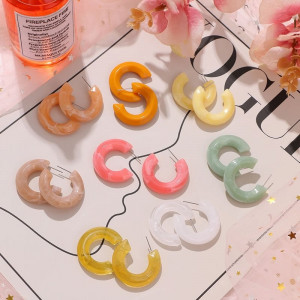 Яркие акриловые серьги-кольца в форме звеньев цепи M94999 Яркие акриловые серьги-кольца в форме звеньев цепи M94999