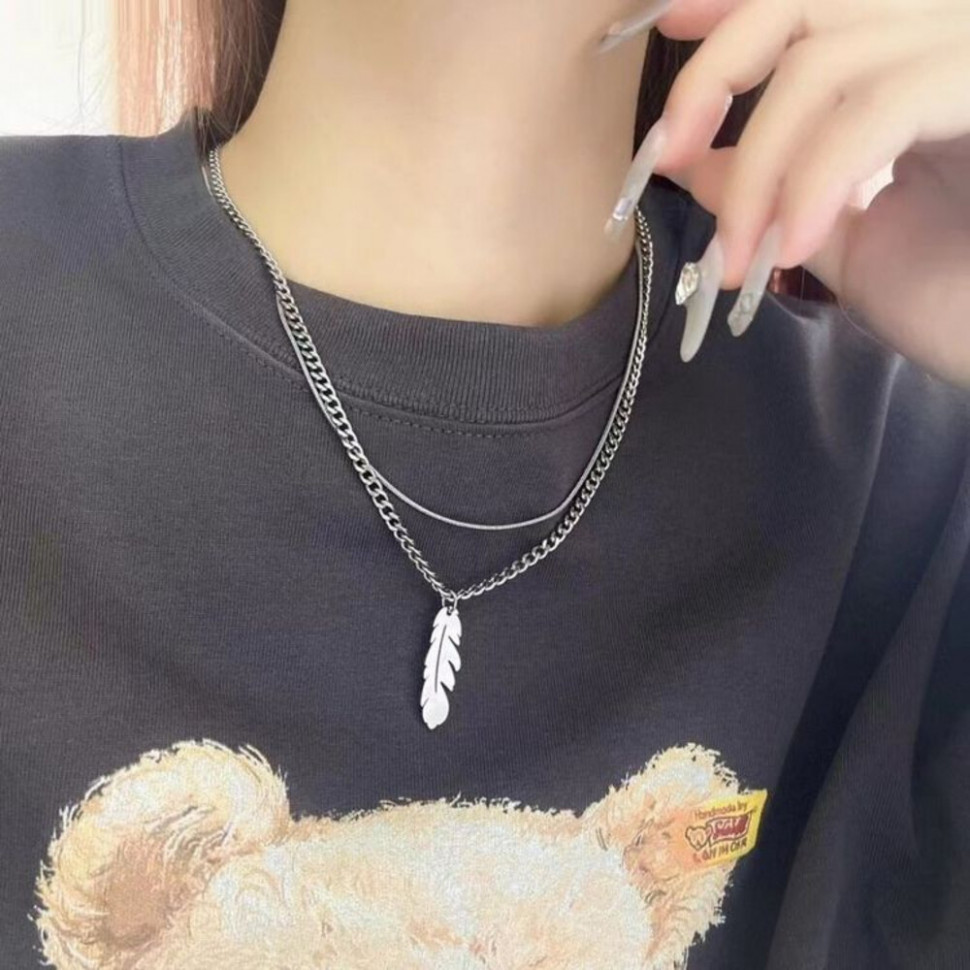 Многослойная цепочка с кулоном в виде изящного пера J10971CJJ