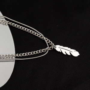 Многослойная цепочка с кулоном в виде изящного пера J10971CJJ Многослойная цепочка с кулоном в виде изящного пера J10971CJJ