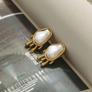 Серьги Висячие с крупным жемчугом и декором CJL33956