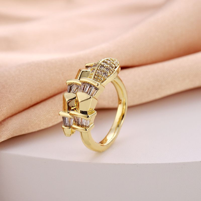 Кольцо змея с комбинированной огранкой камней 1J11980CJJ