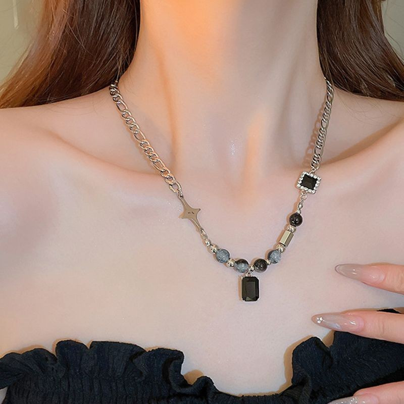 Многослойное колье из жемчуга и крупных цепей CJG36951 Многослойное колье из жемчуга и крупных цепей CJG36951