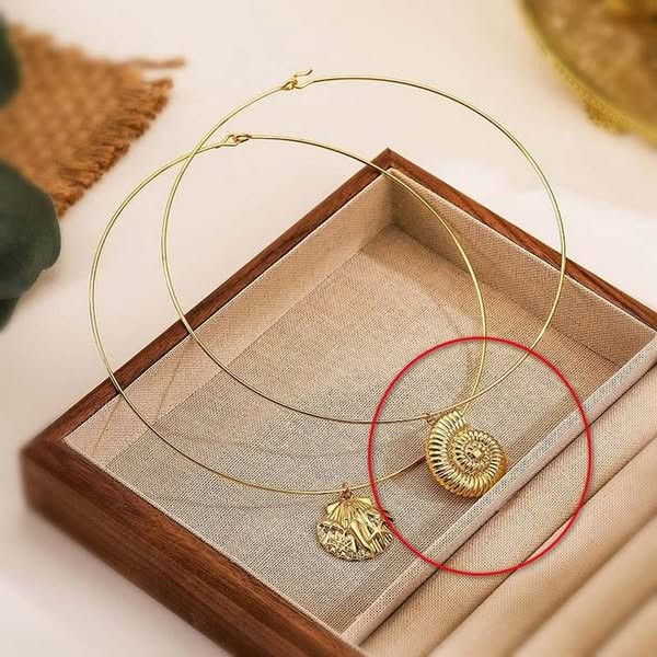 Чокер с напылением золотом раковина 1J11633CJJ