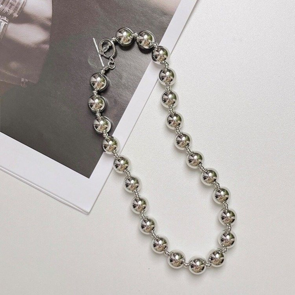 Массивное колье из крупных серых жемчужин в современном стиле J11205CJJ