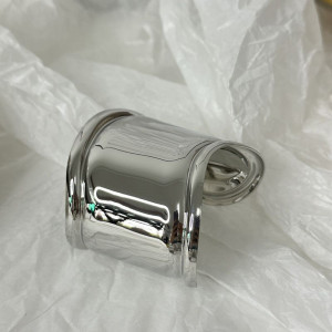 Браслет жесткий широкий кафф из полированной стали CJH90624 Браслет жесткий широкий кафф из полированной стали CJH90624