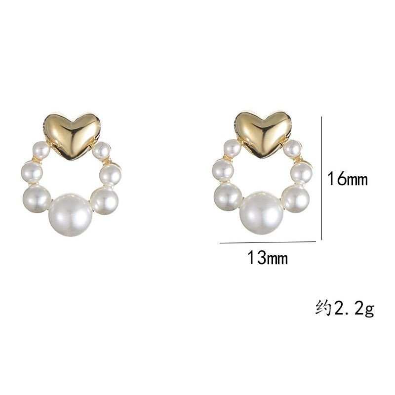 Золотистые серьги пусеты кольца с жемчугом и маленьким сердцем 1J12095CJJ