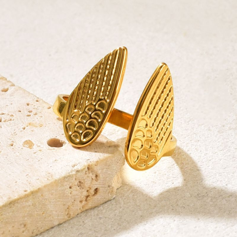 Разомкнутое кольцо в форме крыльев насекомого CJQ17689