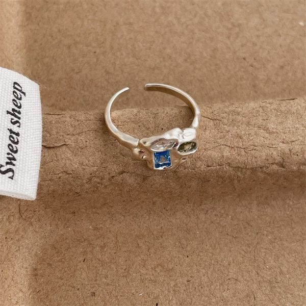 Классическое кольцо с крупным овальным камнем небесного оттенка CJL47369 Классическое кольцо с крупным овальным камнем небесного оттенка CJL47369