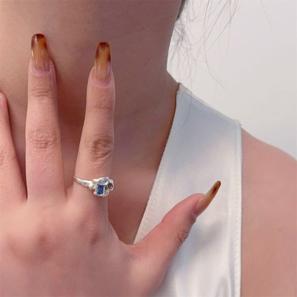 Классическое кольцо с крупным овальным камнем небесного оттенка CJL47369 Классическое кольцо с крупным овальным камнем небесного оттенка CJL47369