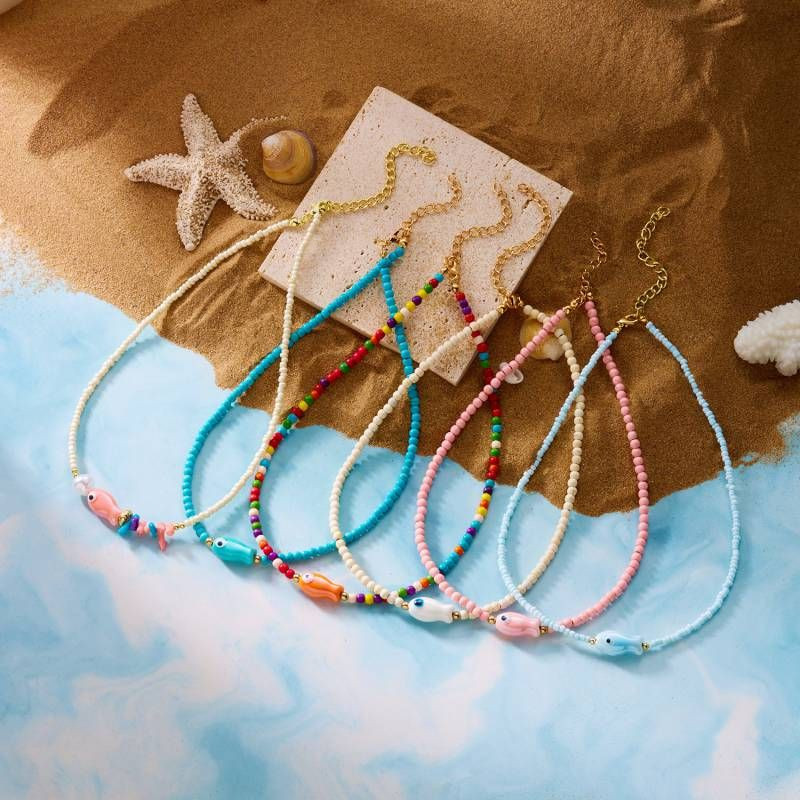 Бусы из разноцветного бисера с подвеской в форме рыбки CJT06892