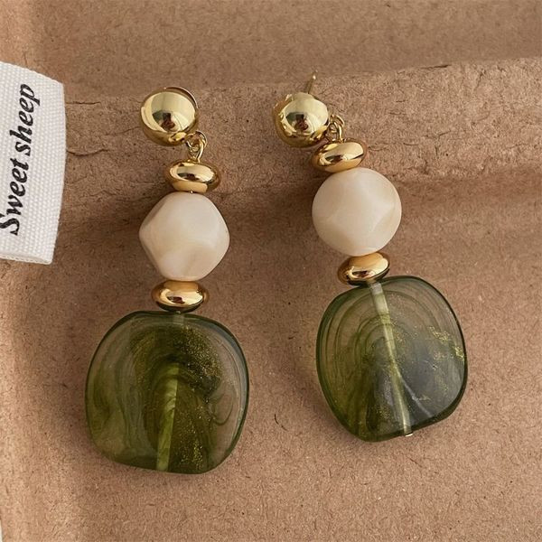 Висячие серьги с акриловыми звеньями и мраморным узором CJL47388