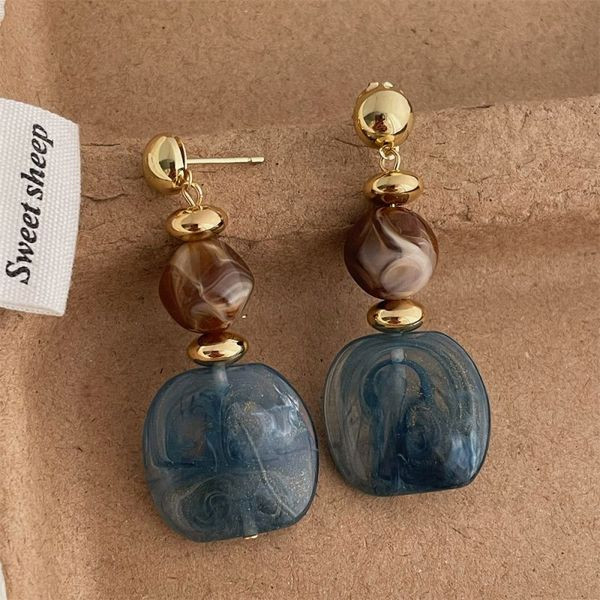 Висячие серьги с акриловыми звеньями и мраморным узором CJL47388