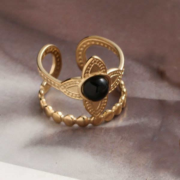 Двойное кольцо с черным агатом и золотым плетением CJL46849