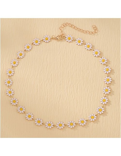 Золотистое Колье-чокер с изящными подвесками в форме ромашек Z31036