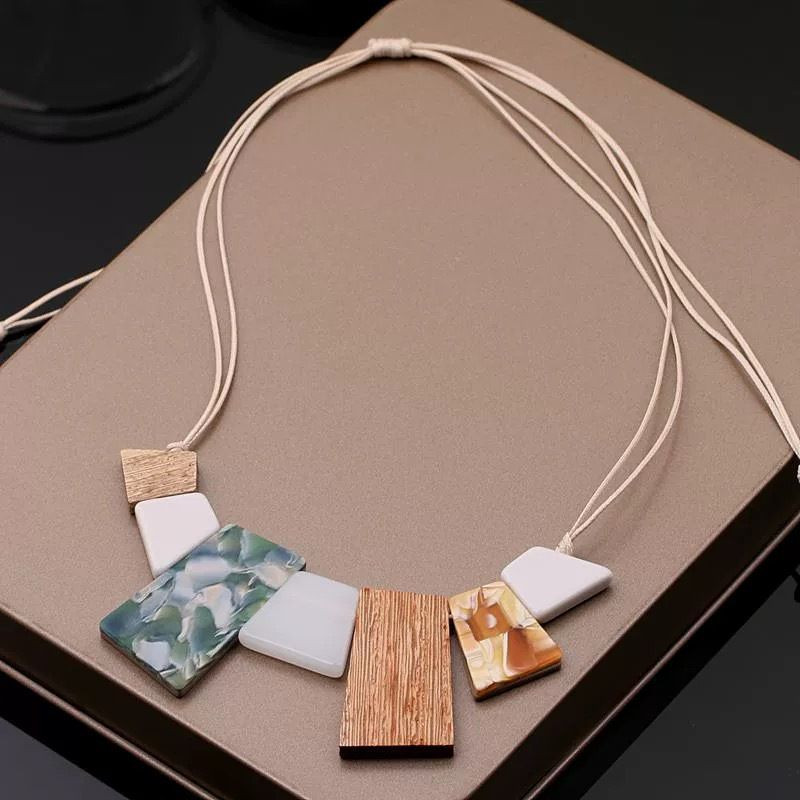 Колье-пластрон из геометрических пластин под дерево и камень CJR56785