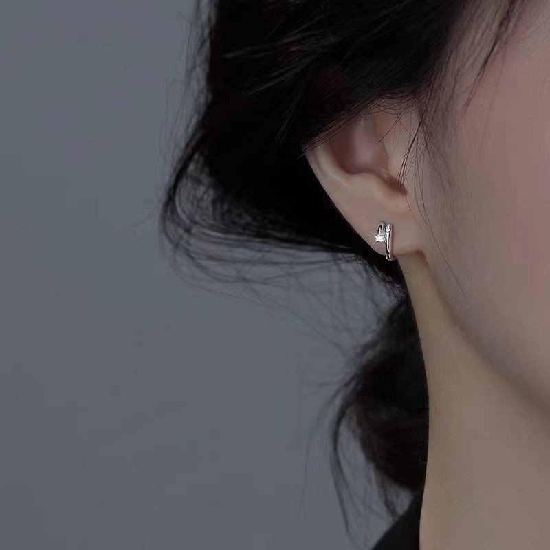 Серьги-кольца с декоративными гвоздями CJL27548